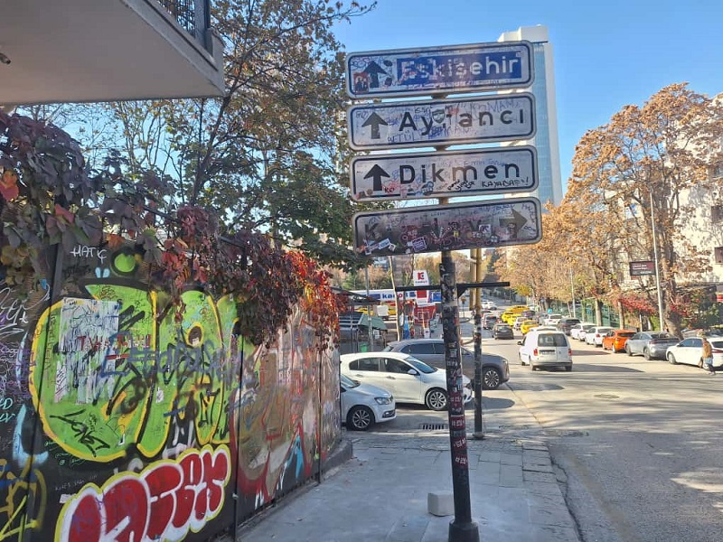 Tabelada fotoğraf çektirme sırasında bıçaklı kavga