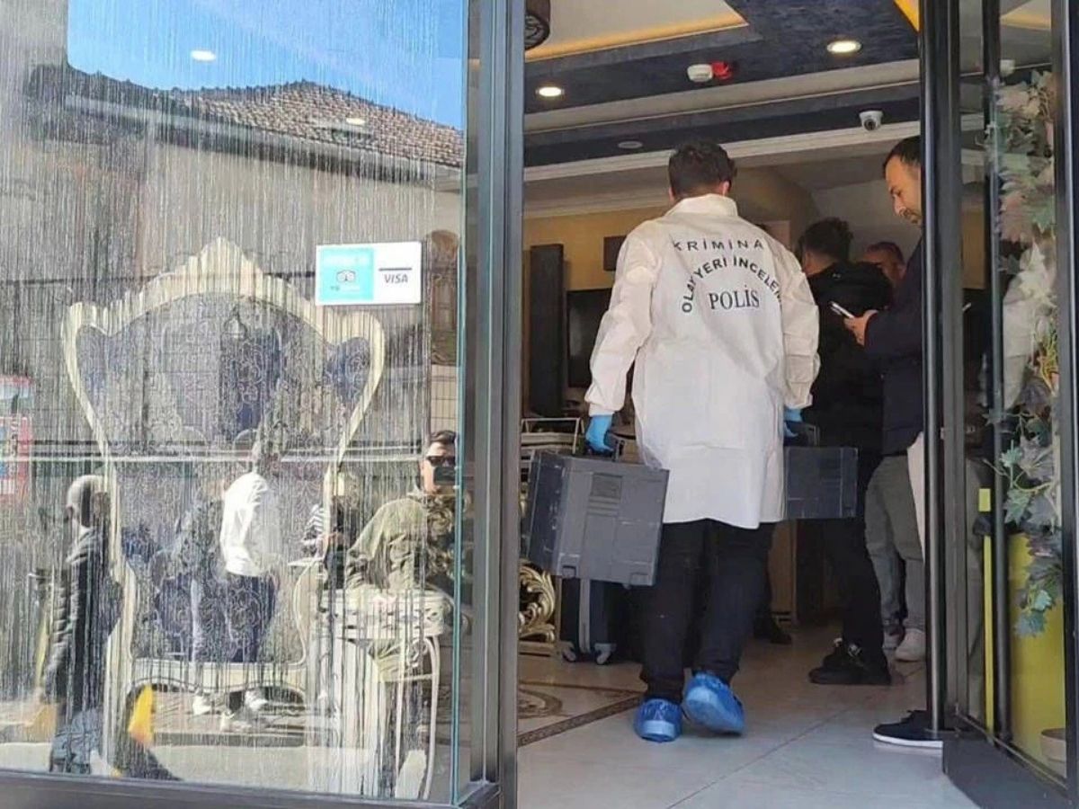 "Otelin kapısını kilitleyerek kebapçıya gittim"