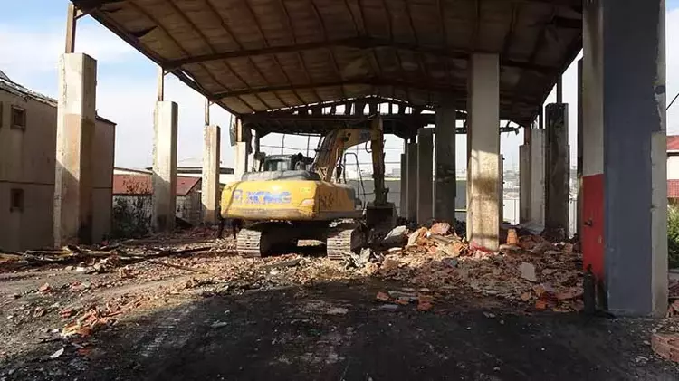 7 kişiye mezar olan fabrika yıkılıyor
