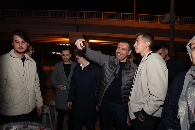 AK Partililer gençlerle buluştu