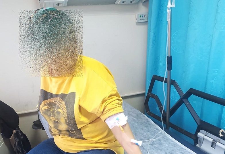 Tost yiyen anne ile oğlu hastanelik oldu