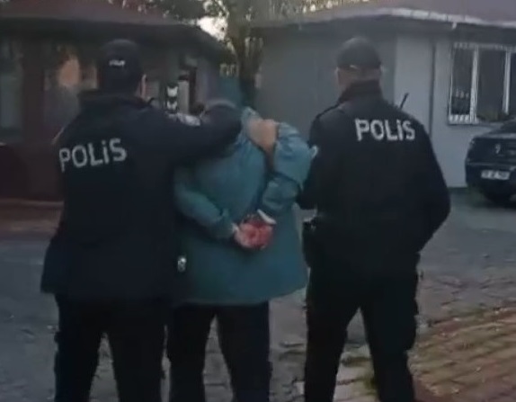 Eski eşini silahla başından vurup öldürdü