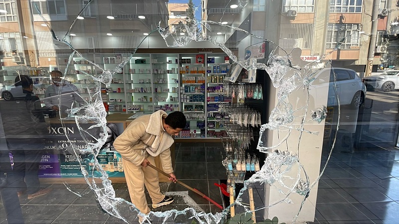 Eczaneye pompalı tüfekli saldırı