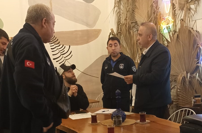 Öğretmen ve öğrencilerin kovulduğu kafe mühürlendi