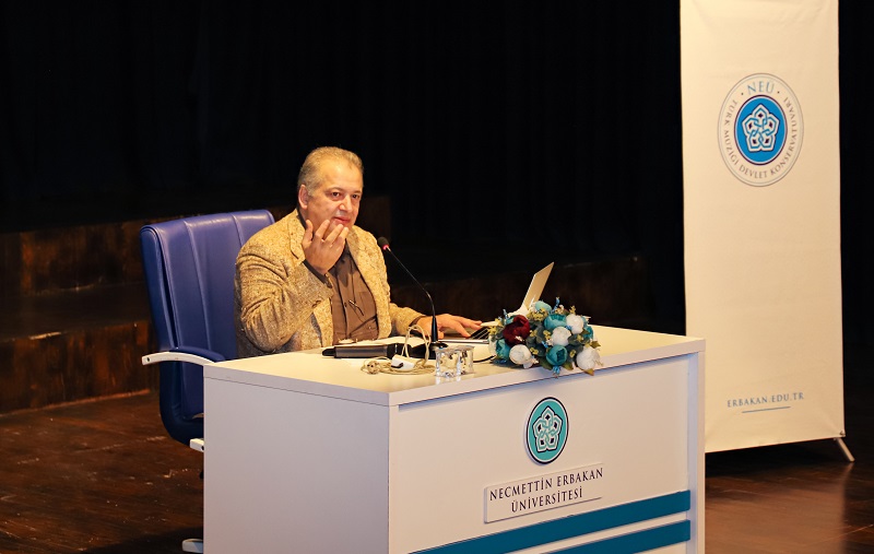 Mehmet Güntekin NEÜ’de öğrencilerle buluştu