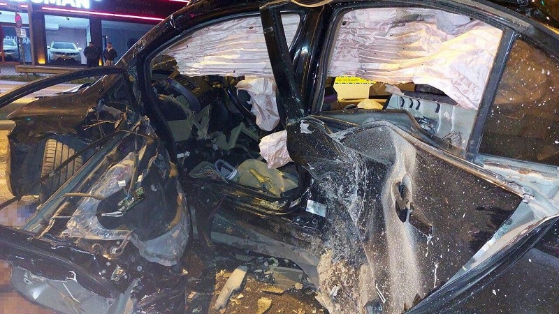 Sakarya'da 2 otomobil çarpıştı; 1 ölü, 3 yaralı