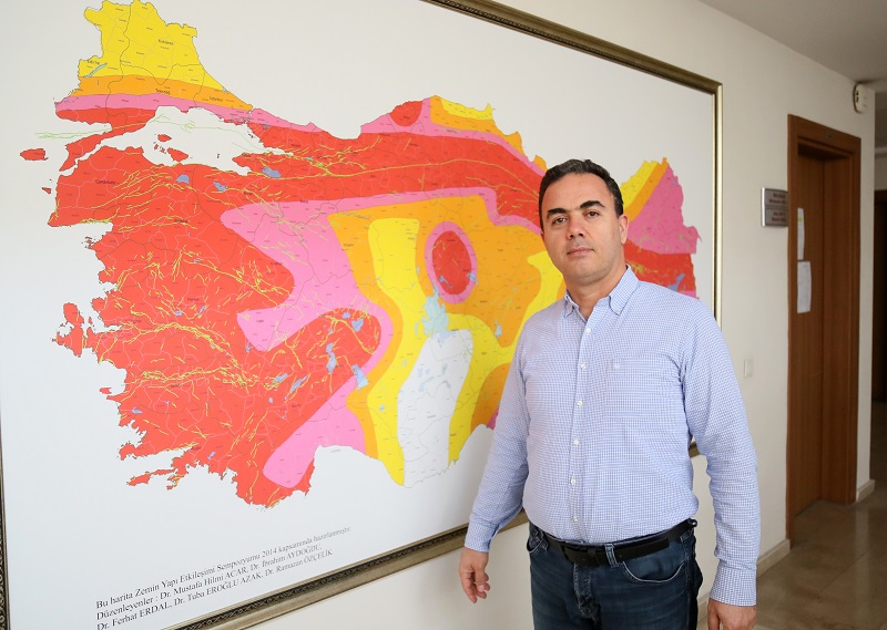 Prof. Dr. Özçelik depremleri değerlendirdi