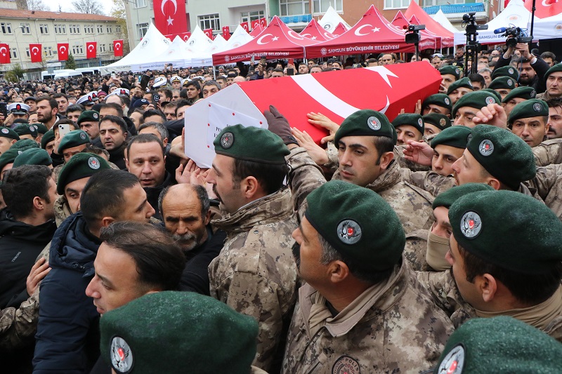 Şehit polis memuru toprağa verildi