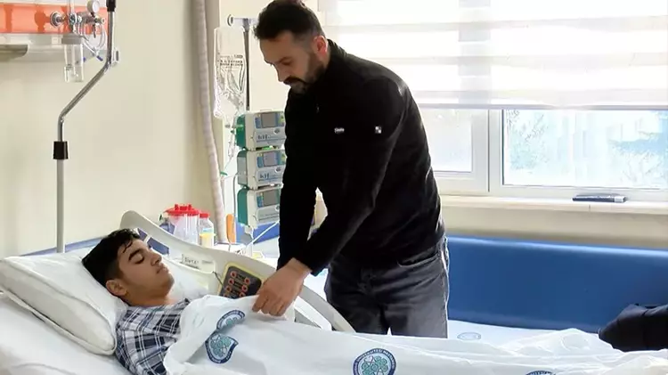 Babasının karaciğeriyle hayata tutundu