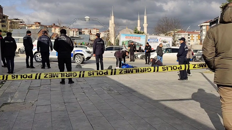 Hafriyat kamyonunun çarptığı yaya hayatını kaybetti