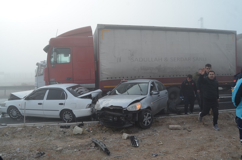 Yoğun sis kazaya neden oldu