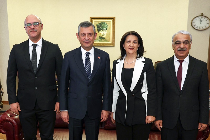 DEM Parti heyetinden CHP'ye ziyaret