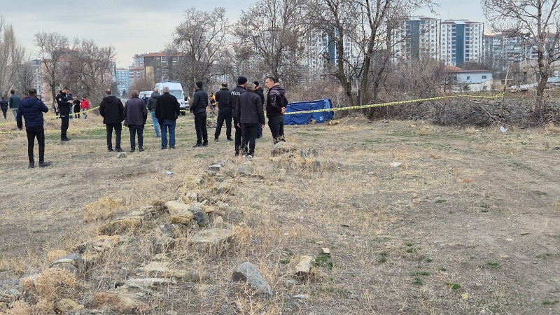 Kayıp olarak aranırken yanmış cesedi bulundu