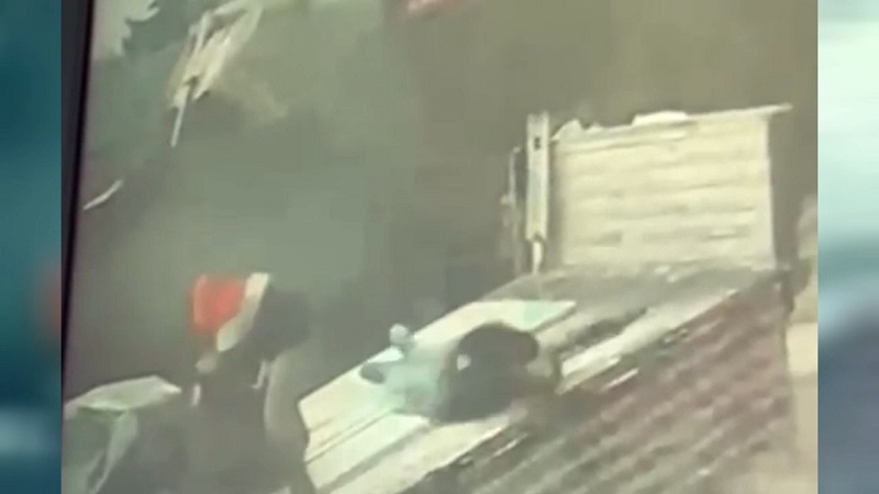 TIR'ın dorsesinde çalışan işçiye yıldırım isabet etti