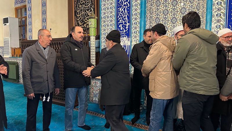 Kapu Camii'nde sabah namazı