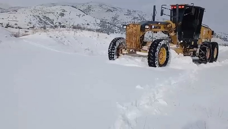 Elazığ’da 536 köy yolu kardan kapandı