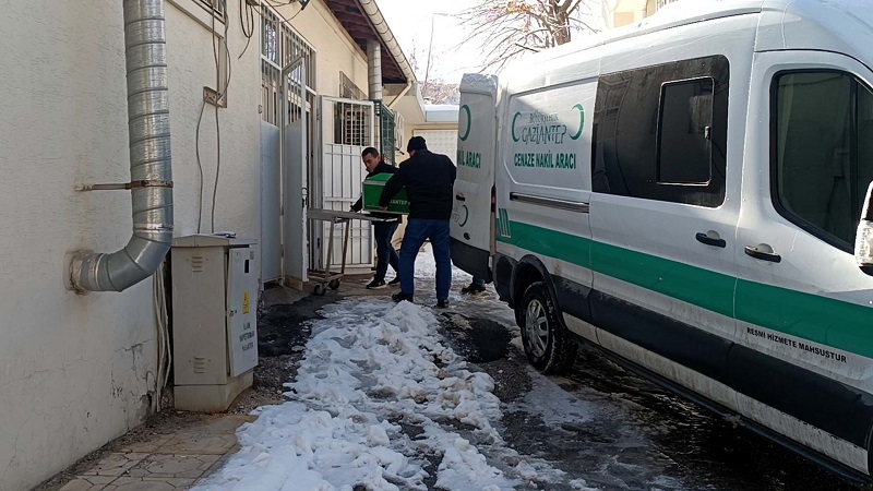 Tartıştığı komşusunu  öldürdü