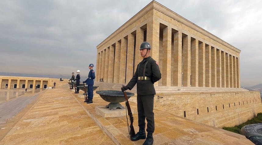 Ulu Önder Atatürk için Anıtkabir'de tören düzenlendi