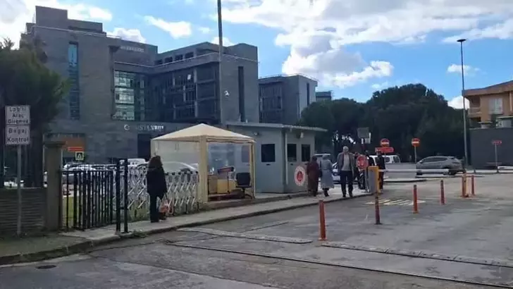 Savcı hakimi silahla vurdu