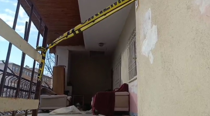 Eski nişanlısı ile 2 kızını bıçakla yaraladı