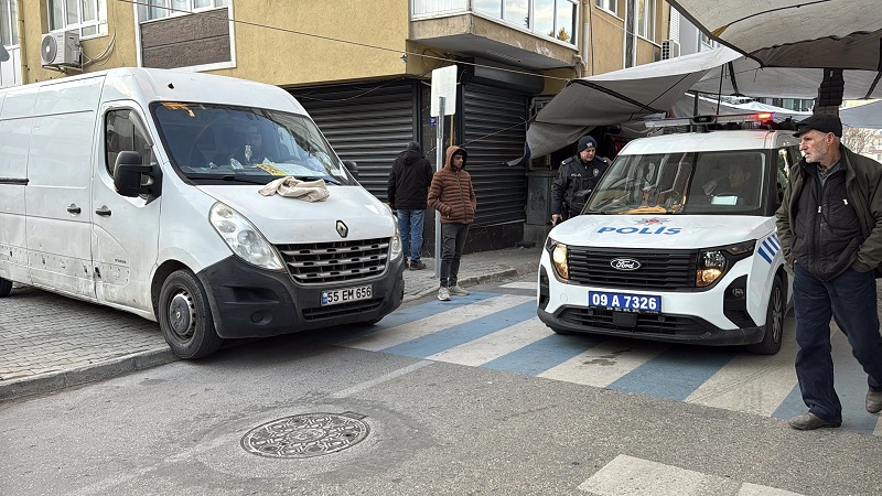 Akraba pazarcıların silahlı yer kavgası