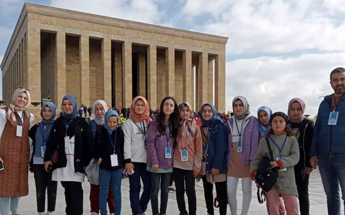 Beyşehir'de başarılı öğrencilere Ankara gezisi