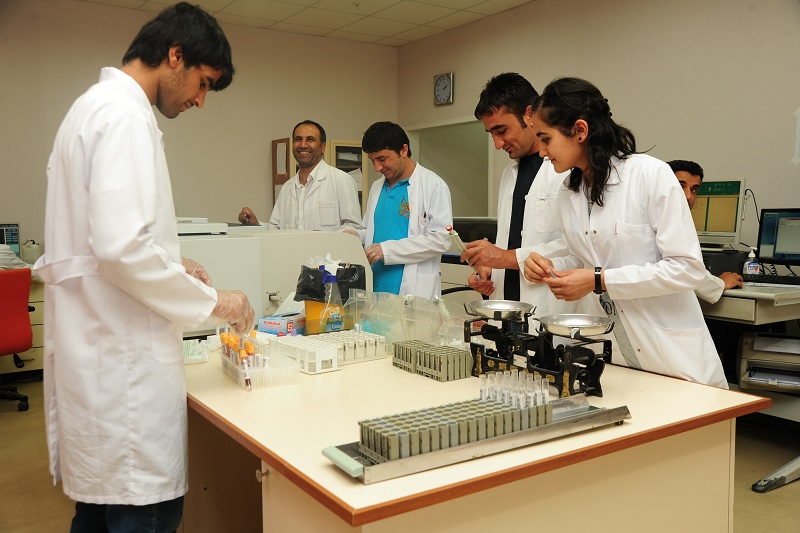 YÖK 398 araştırmacıyı Türk üniversitelerinde görevlendirdi