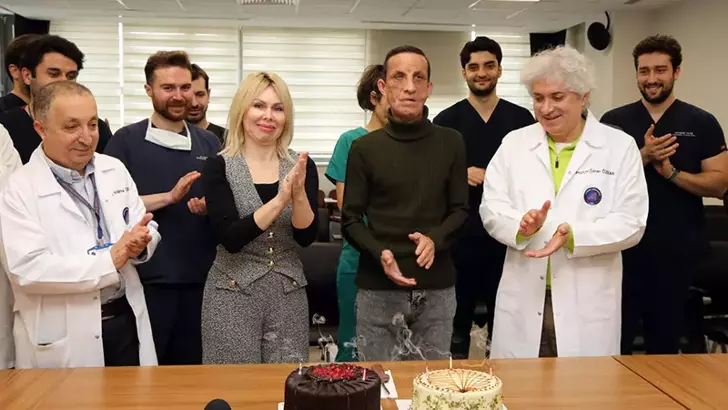 Hayata 14 yıldır başka bir yüzle bakıyor