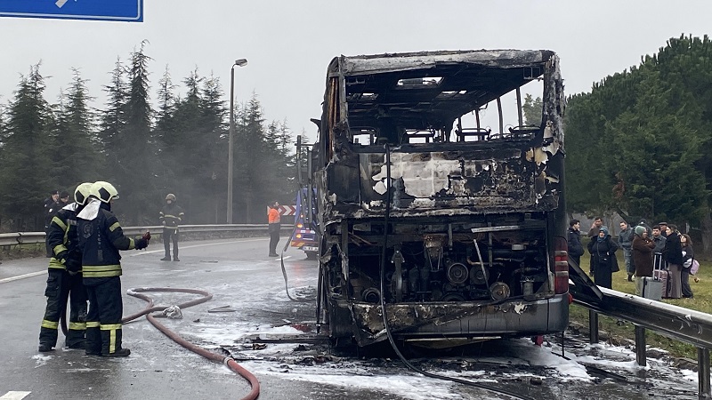 Kocaeli’de yolcu otobüsü yandı