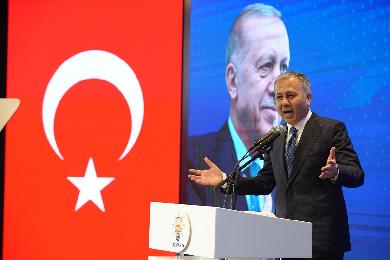 "Suç yuvalarını tamamen dağıtıyoruz"