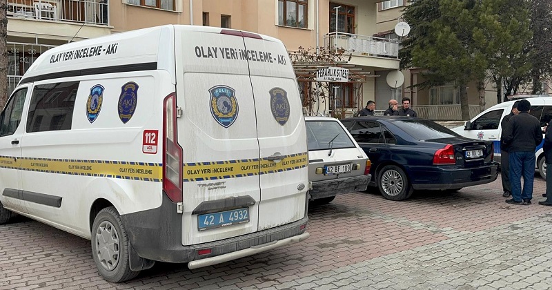 Tüfeğini temizlerken kendini yaraladı