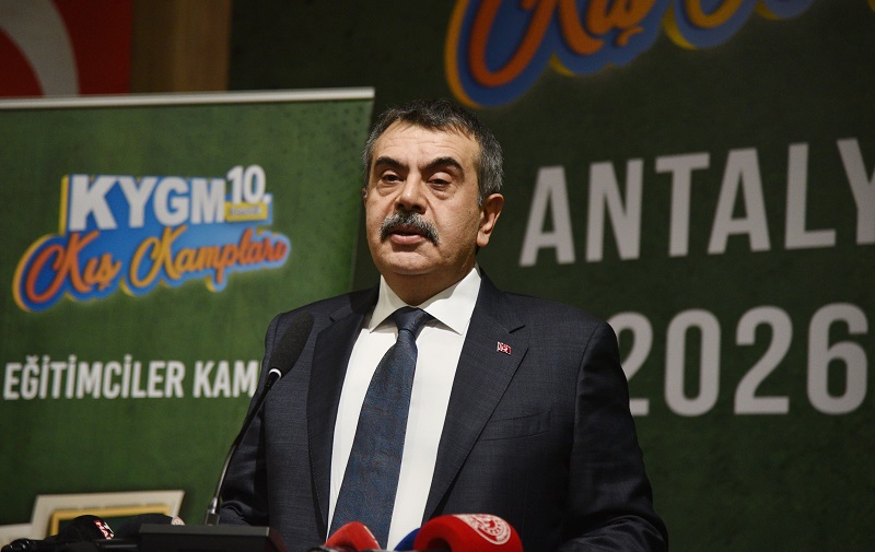 "Türkiye'de kimse kimsenin kılık kıyafetiyle uğraşmıyor"