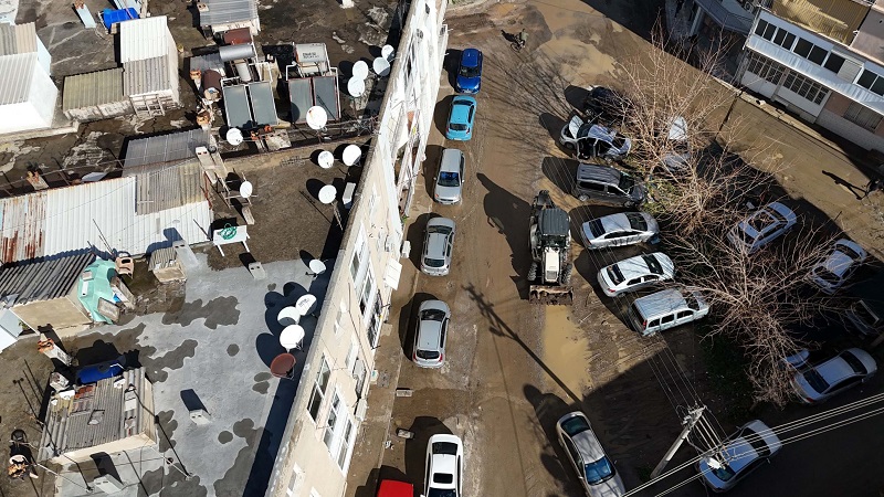 İzmir'i sağanak vurdu