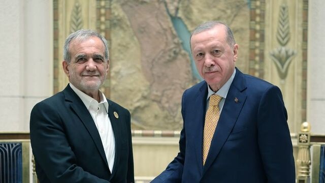 Erdoğan İran Cumhurbaşkanı Pezeşkiyan ile görüştü