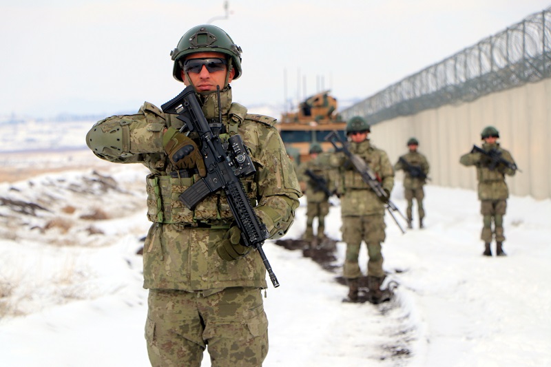 Hudut Kartalları Türkiye-İran sınırını 7/24 koruyor