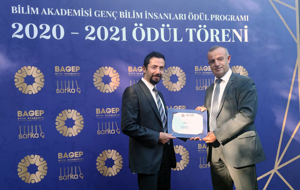 Doç. Dr. Akbayrak, BAGEP Ödülünü törenle aldı