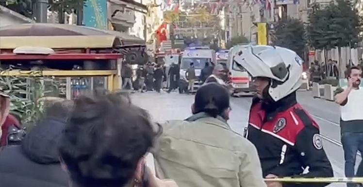 İSTANBUL BEYOĞLU'NDA PATLAMA