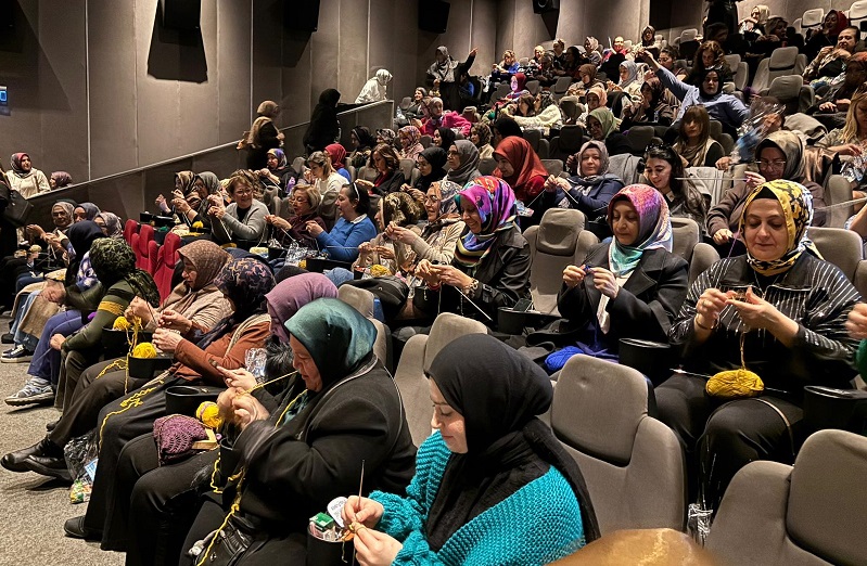 İlmek ilmek ördüler