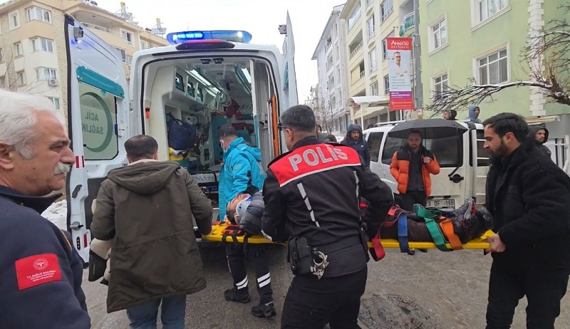 Kiracı dükkan sahibini vurdu