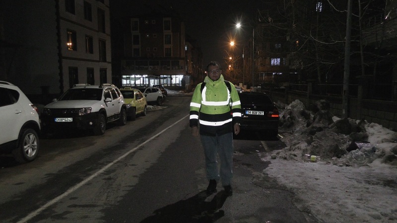 Umreye gitmek için yaya olarak yola çıktı