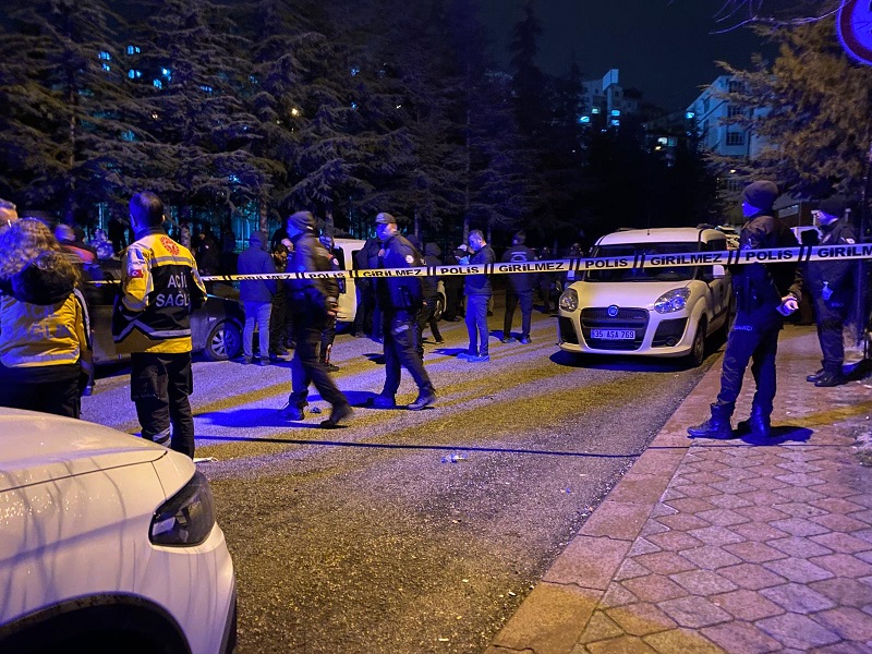 Annesi, kızı ve eşini öldürüp intihar etti