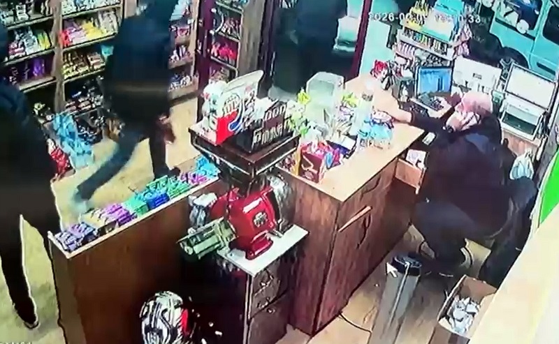 Büfeden 15 bin liralık alkol ve yiyecek hırsızlığı