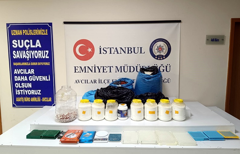 25 kilo uyuşturucu ve 2 bin hap ele geçirildi