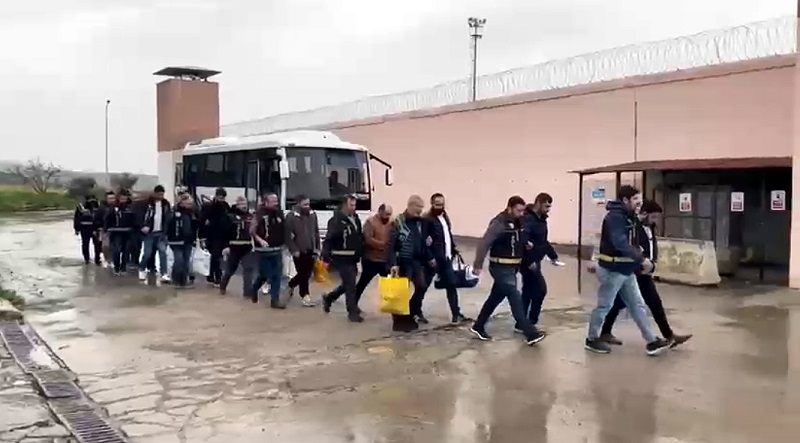 Osmaniye merkezli tefecilik ve silah ticareti operasyonu