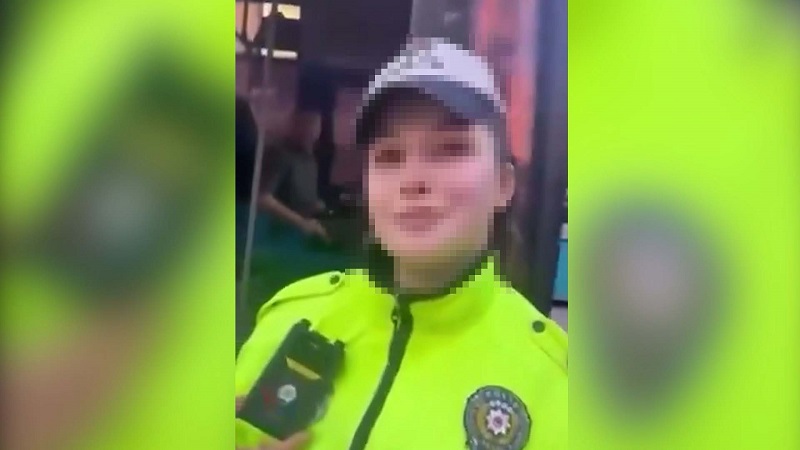 Kadın polisleri videoya çeken şoför gözaltına alındı