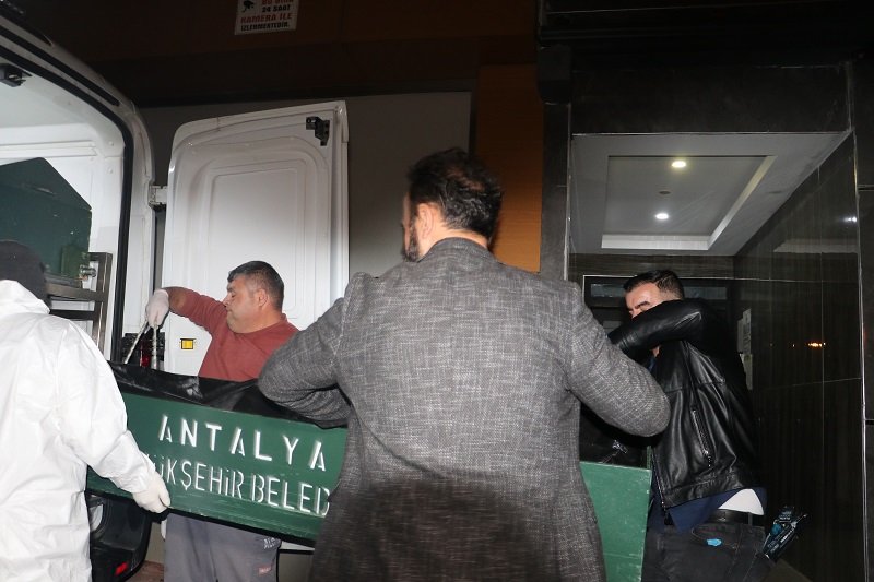 Evine davet ettiği kişi tarafından öldürüldü