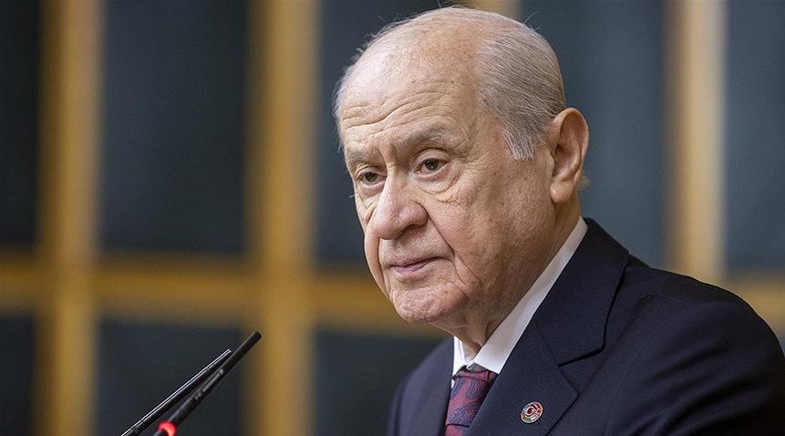 "Ellerinde hançerle gaflet anımızı kolluyorlar"