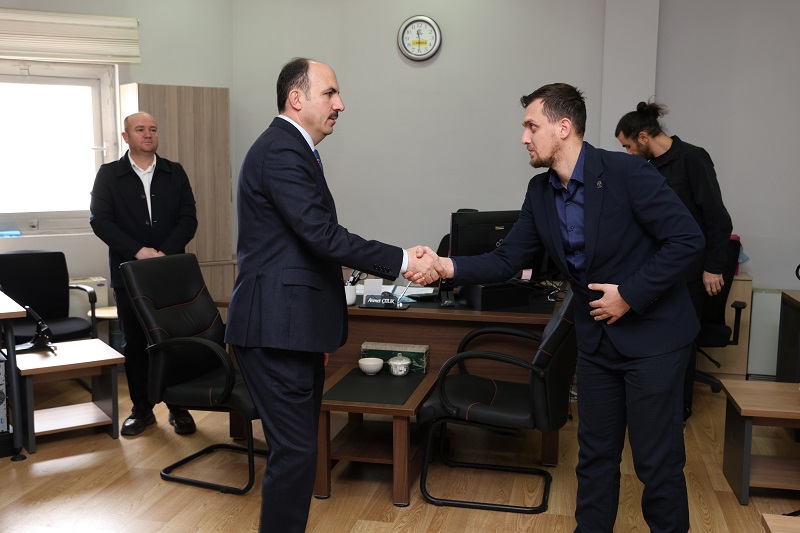 Başkan belediye birimlerini ziyaret etti