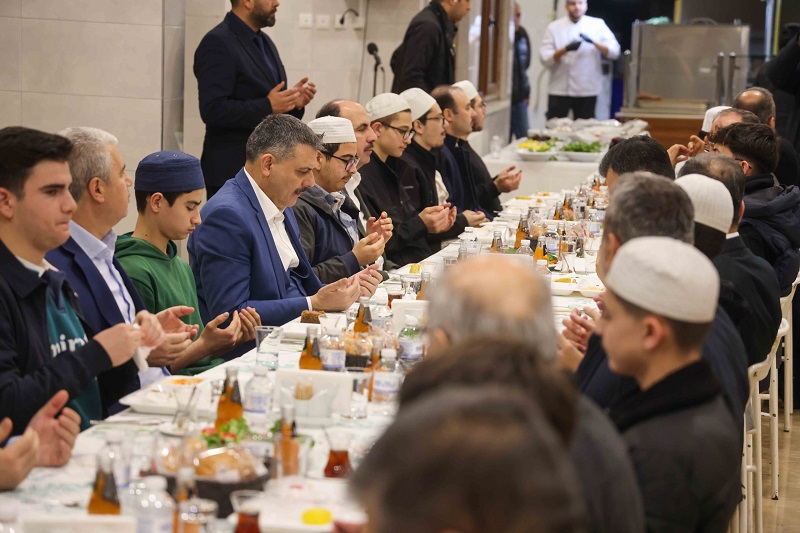 43 yıl sonra aynı sofrada