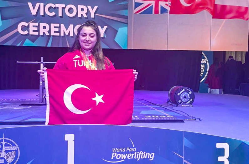 Meram Belediyesporlu halterciden çifte altın madalya